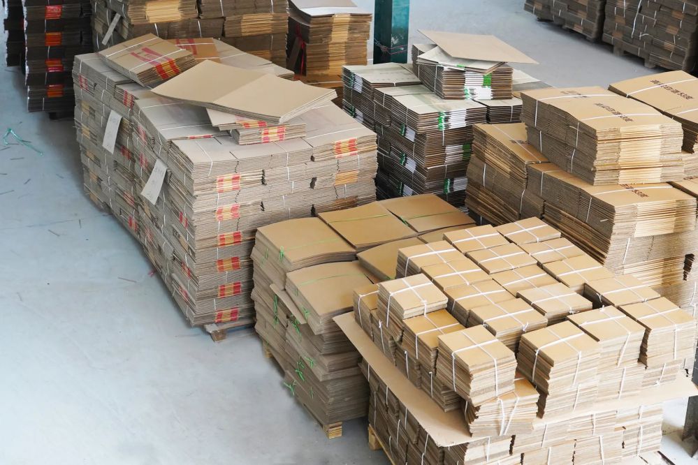 قطع تغليف الكرتون