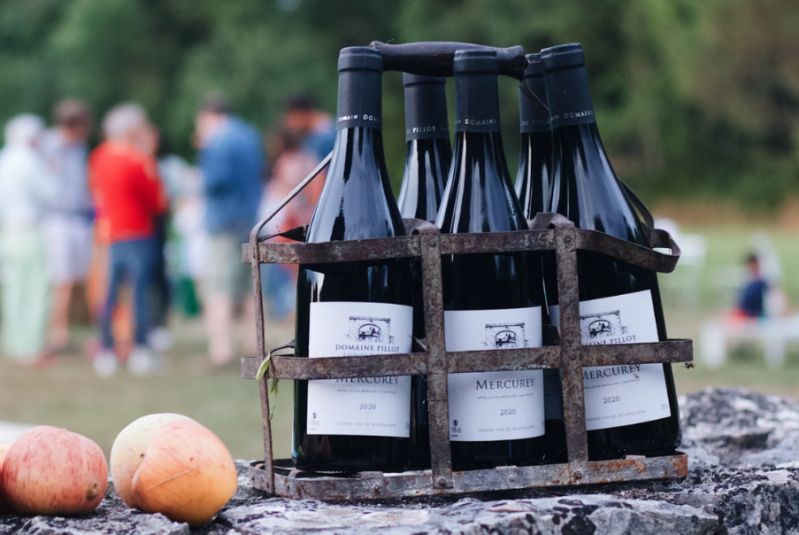 زجاجة عنابي